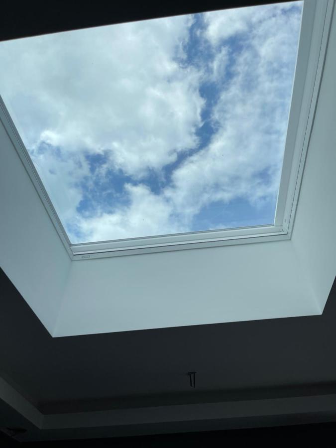 Gemuetliches Und Lichtdurchflutetes Penthouse Mit Sternenhimmelblick, Boxspringbett Und Terrasse - Gute Anbindung An Die Innenstadt 卡塞尔 外观 照片