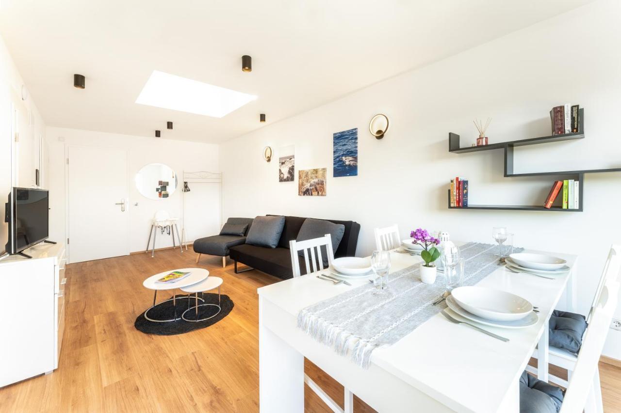 Gemuetliches Und Lichtdurchflutetes Penthouse Mit Sternenhimmelblick, Boxspringbett Und Terrasse - Gute Anbindung An Die Innenstadt 卡塞尔 外观 照片