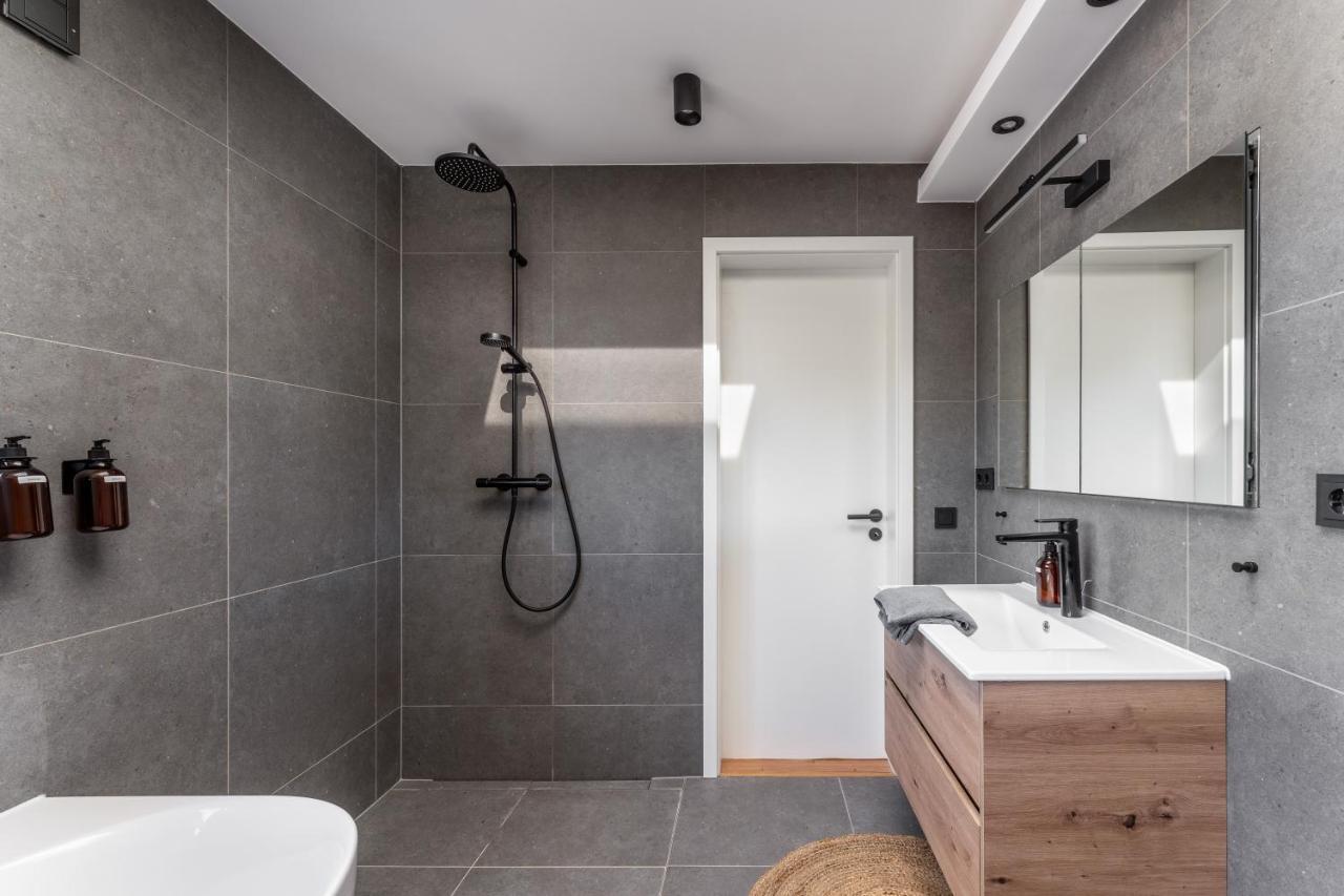Gemuetliches Und Lichtdurchflutetes Penthouse Mit Sternenhimmelblick, Boxspringbett Und Terrasse - Gute Anbindung An Die Innenstadt 卡塞尔 外观 照片